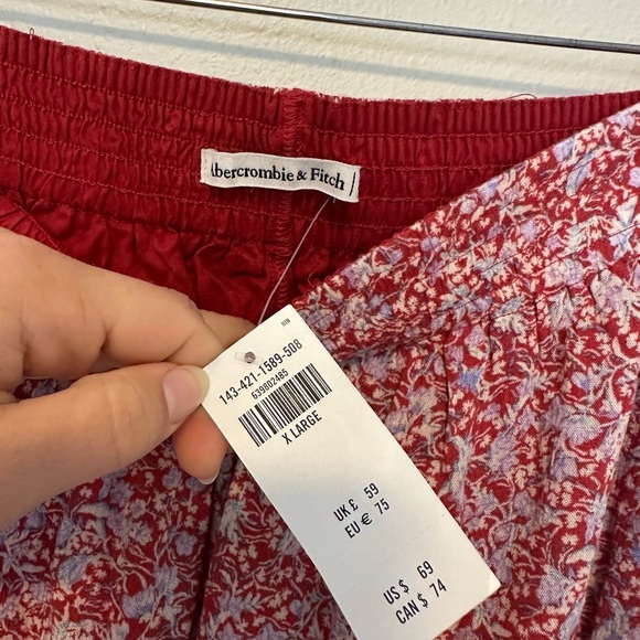 NWT ABERCROMBIE & FITCH Floral Red High/Low Maxi Skirt - Picture 2 of 4